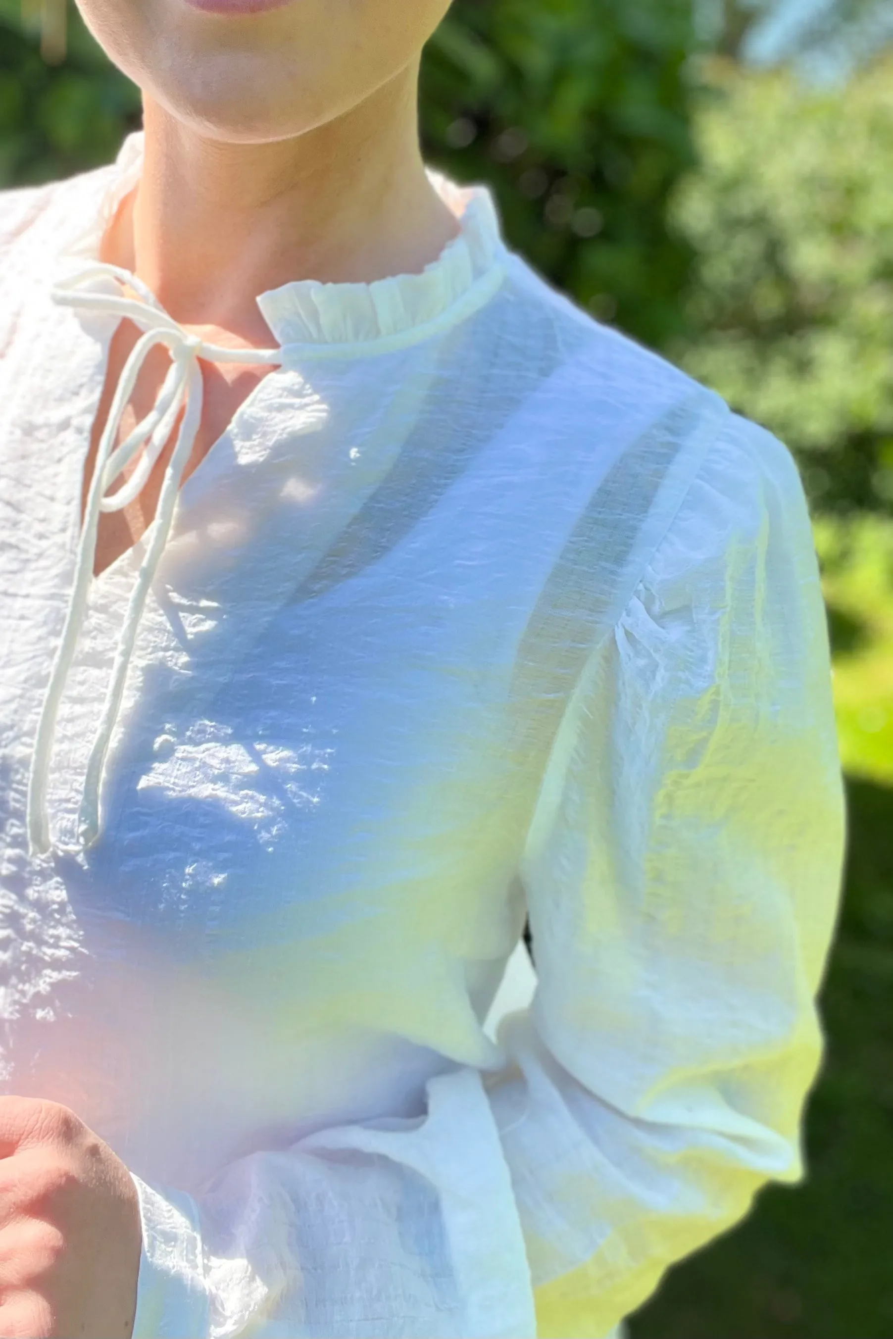 August Blouse | Offwhite | Bluse fra Freequent