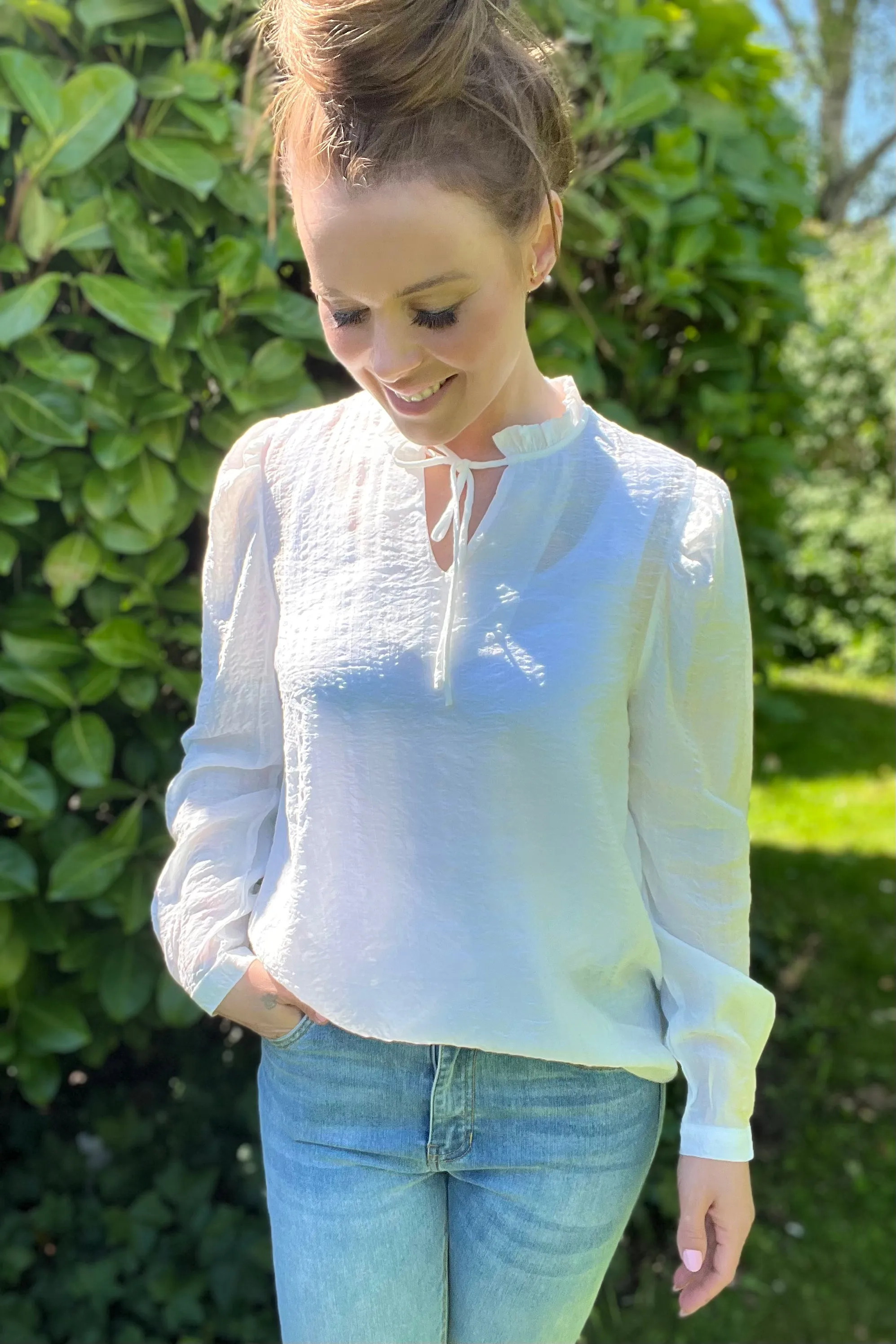 August Blouse | Offwhite | Bluse fra Freequent