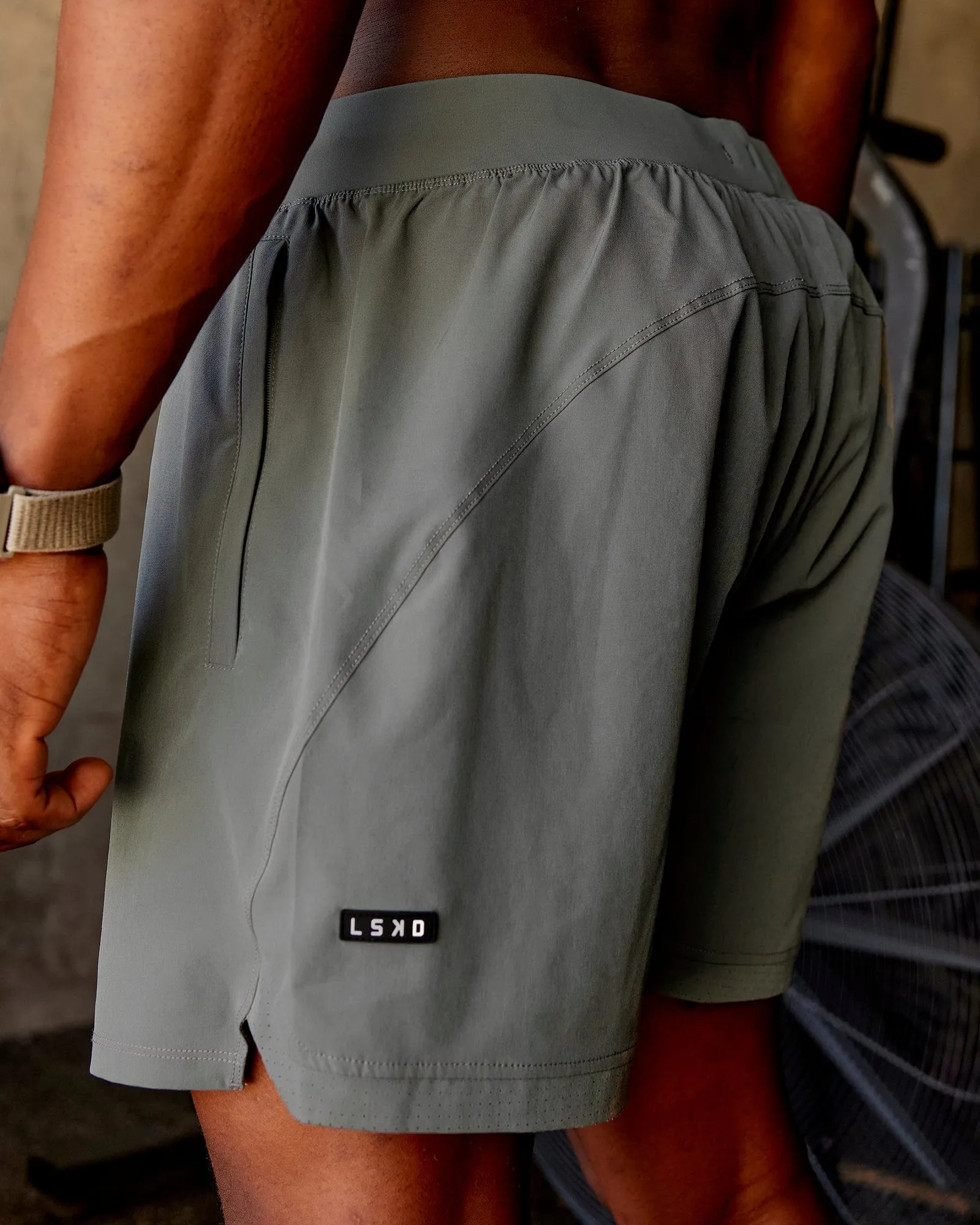 Challenger 6 Lined Performance Shorts - Graphite