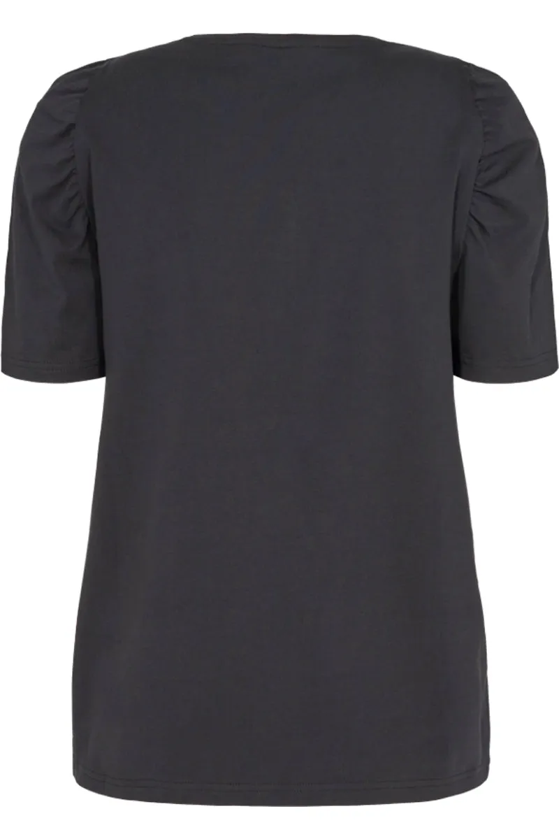 Fenja Tee Puff | Black | T-shirt fra Freequent