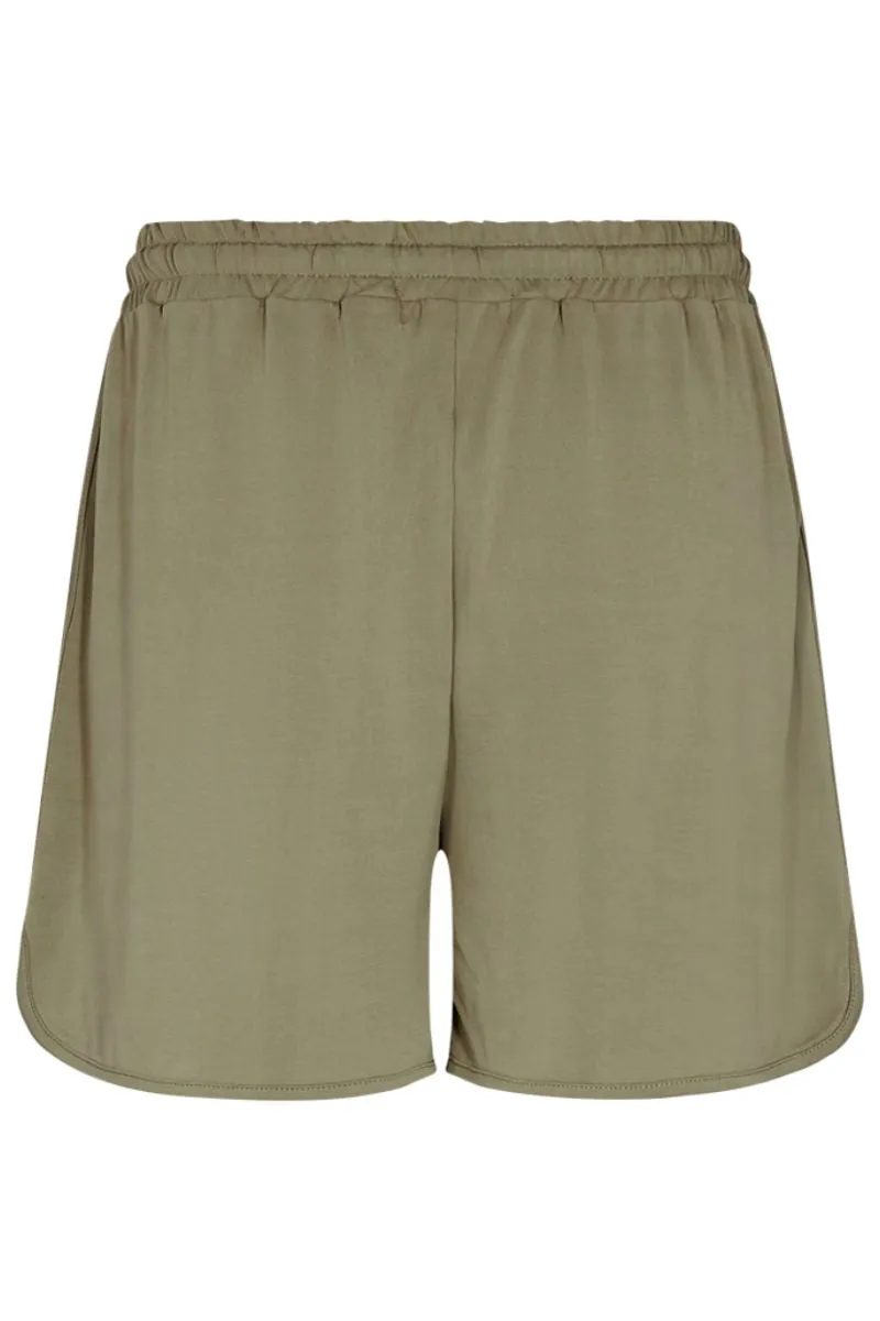 Honey Sho | Deep Lichen Green | Shorts fra Freequent