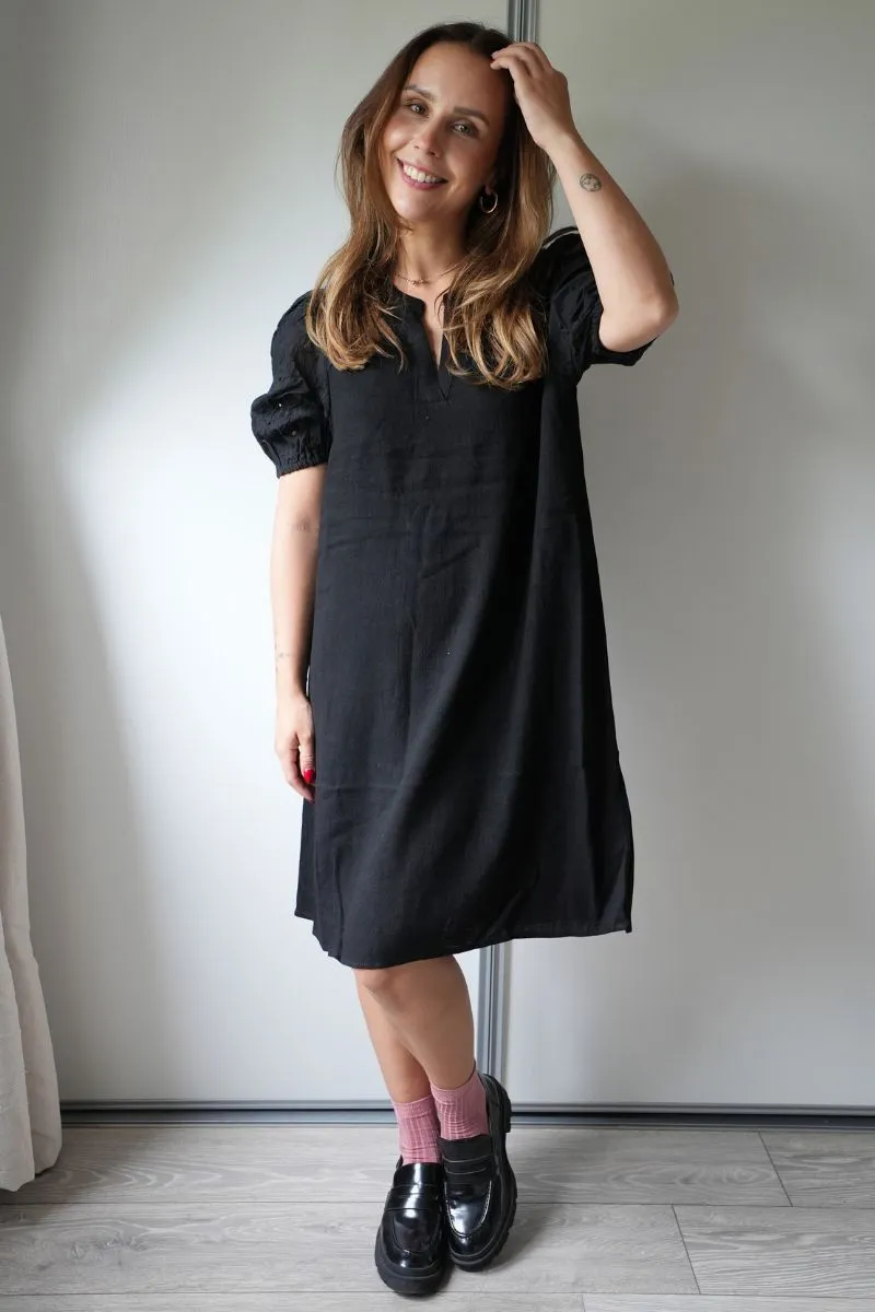 Lara Dress | Black | Kjole fra Freequent