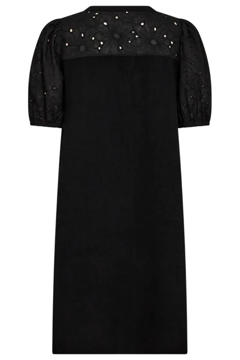 Lara Dress | Black | Kjole fra Freequent