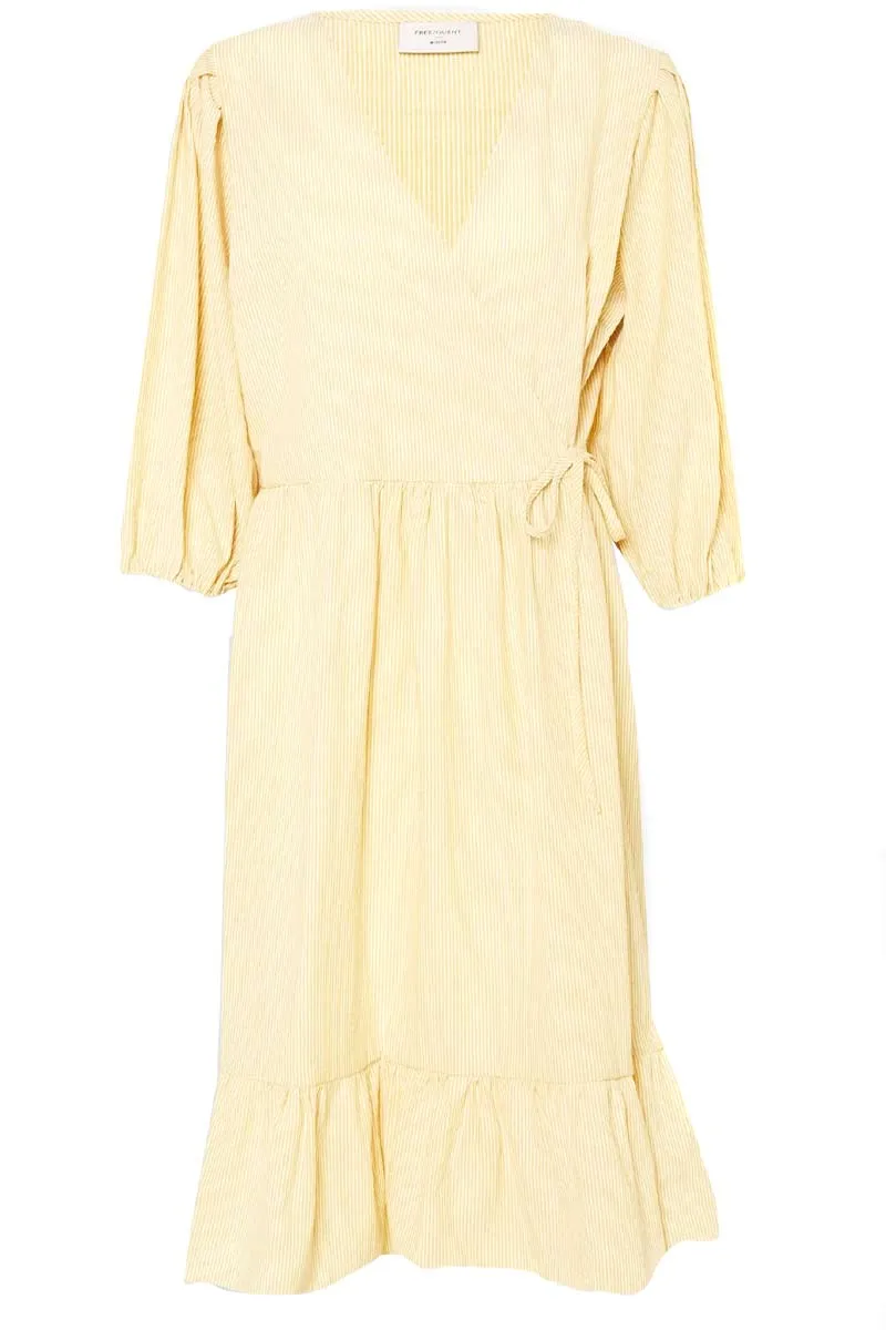 Magnolia Dress Stripe | Banana cream mix | Kjole fra Freequent