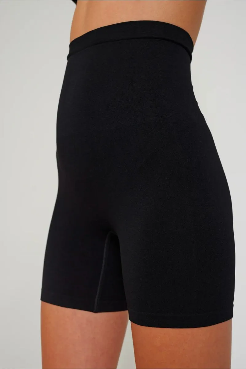 Seam Sho Sili | Black | Shorts fra Freequent