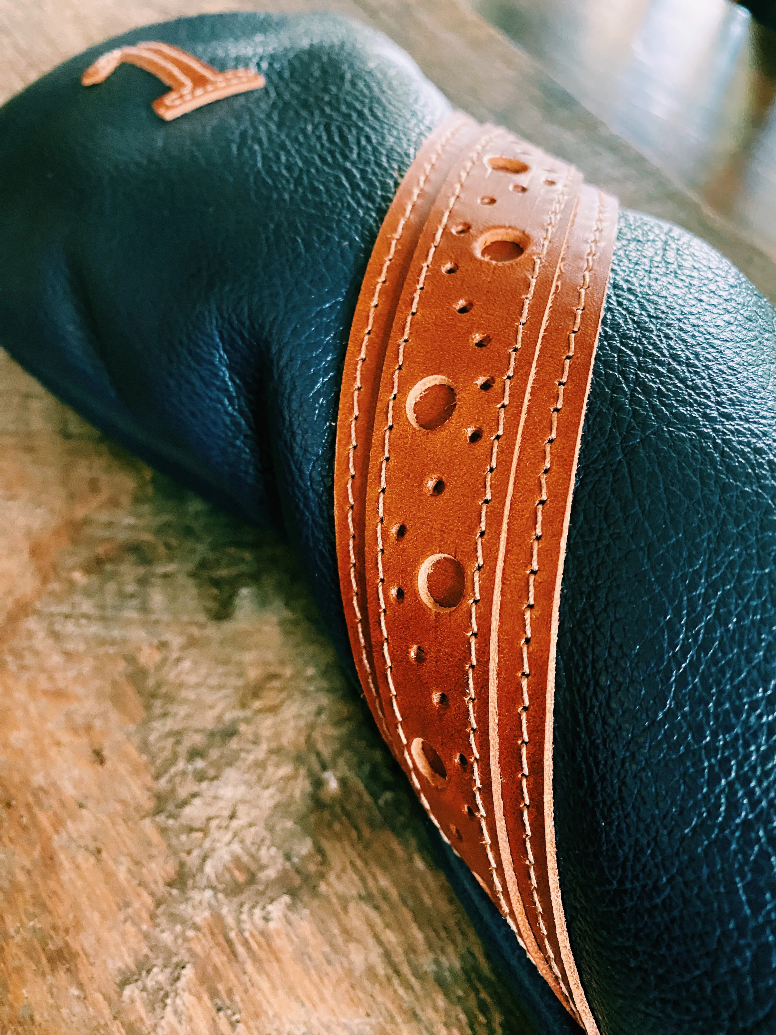 Single Barrel collection leather golf Headcover in Italian Navy calf/ Buttero Chestnut Wingtip