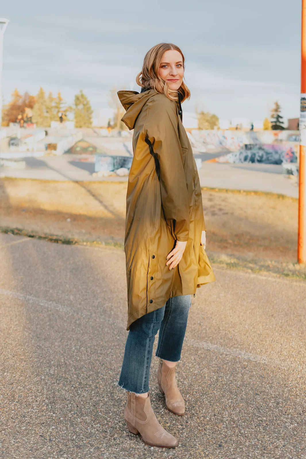 The Avan Raincoat - Olive - PLUS