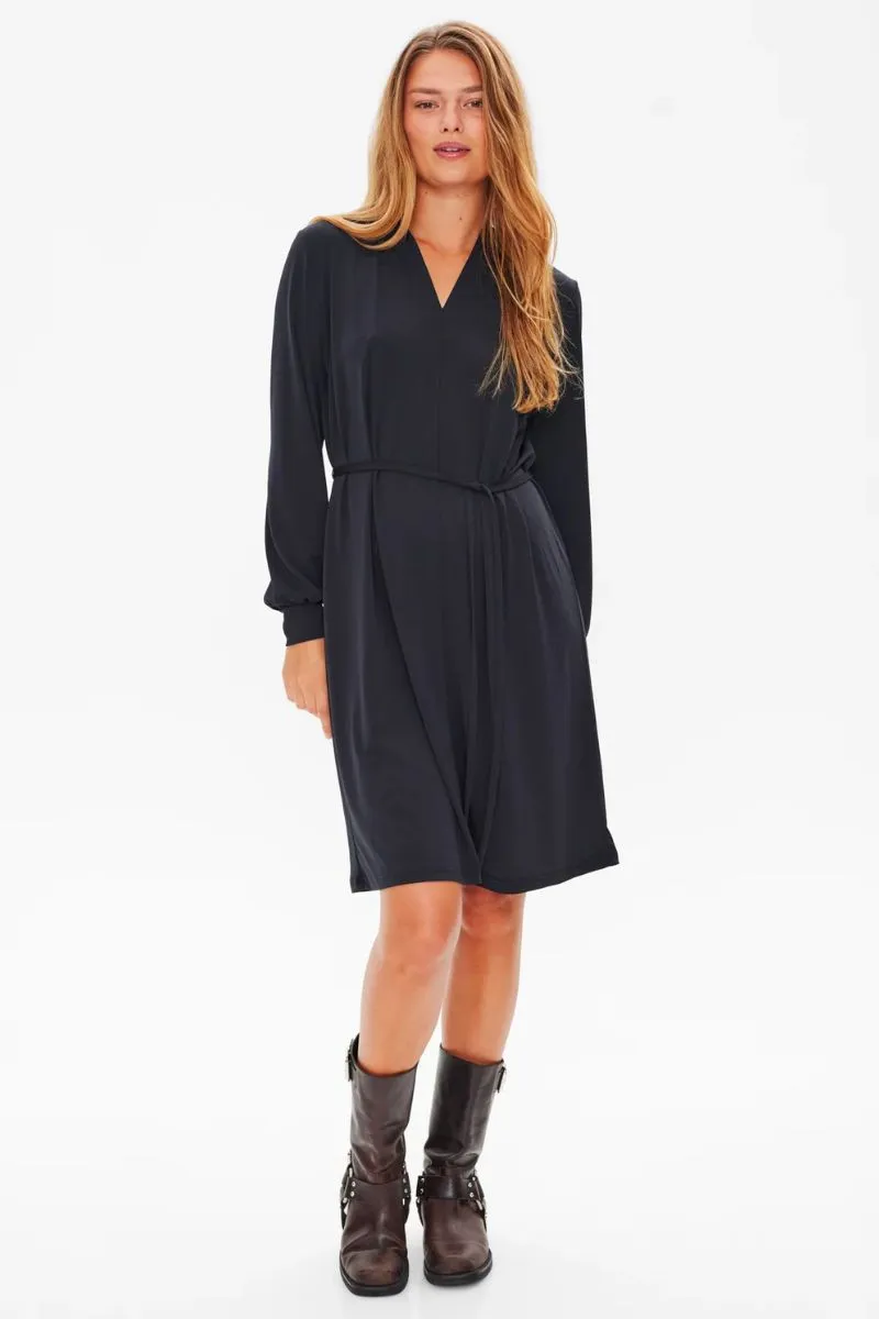 Yrsa Dress | Black | Kjole fra Freequent